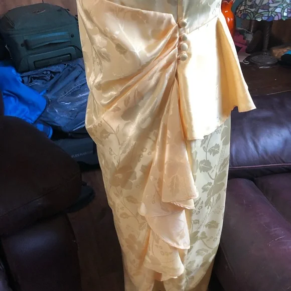 Elegant Yellow Floral Wrap-Style Women’s Dress - Picture 5 of 14